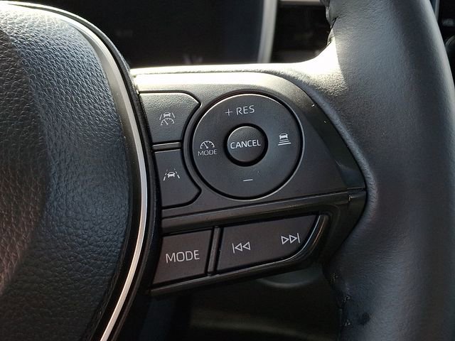 Used 2024 Toyota Corolla Cross XLE w/ Convenience Package image 21