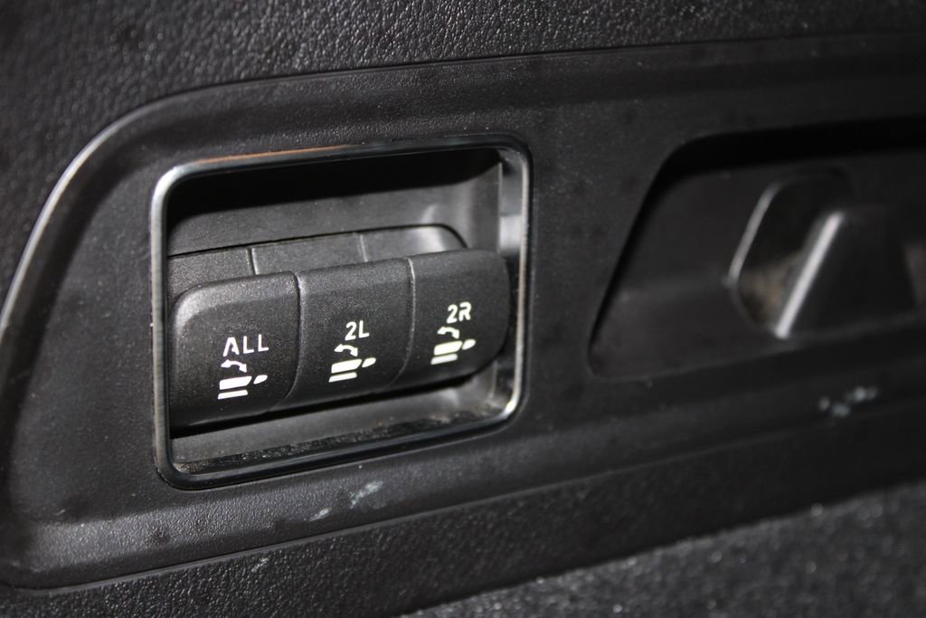 Used 2024 Mercedes-Benz GLS 450 4MATIC image 28