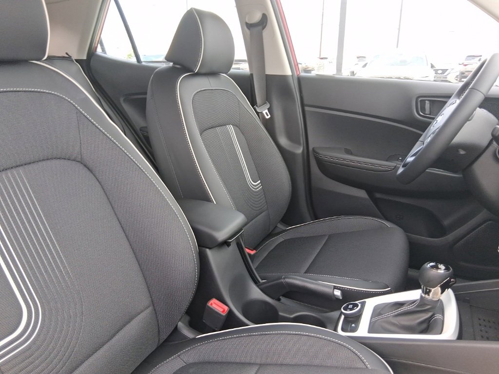 New 2025 Hyundai Venue Limited image 11