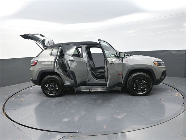 Used 2024 Jeep Compass Trailhawk image 43