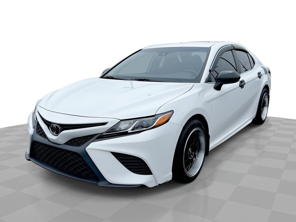 Used 2019 Toyota Camry SE w/ Carpet Mat Package image 1