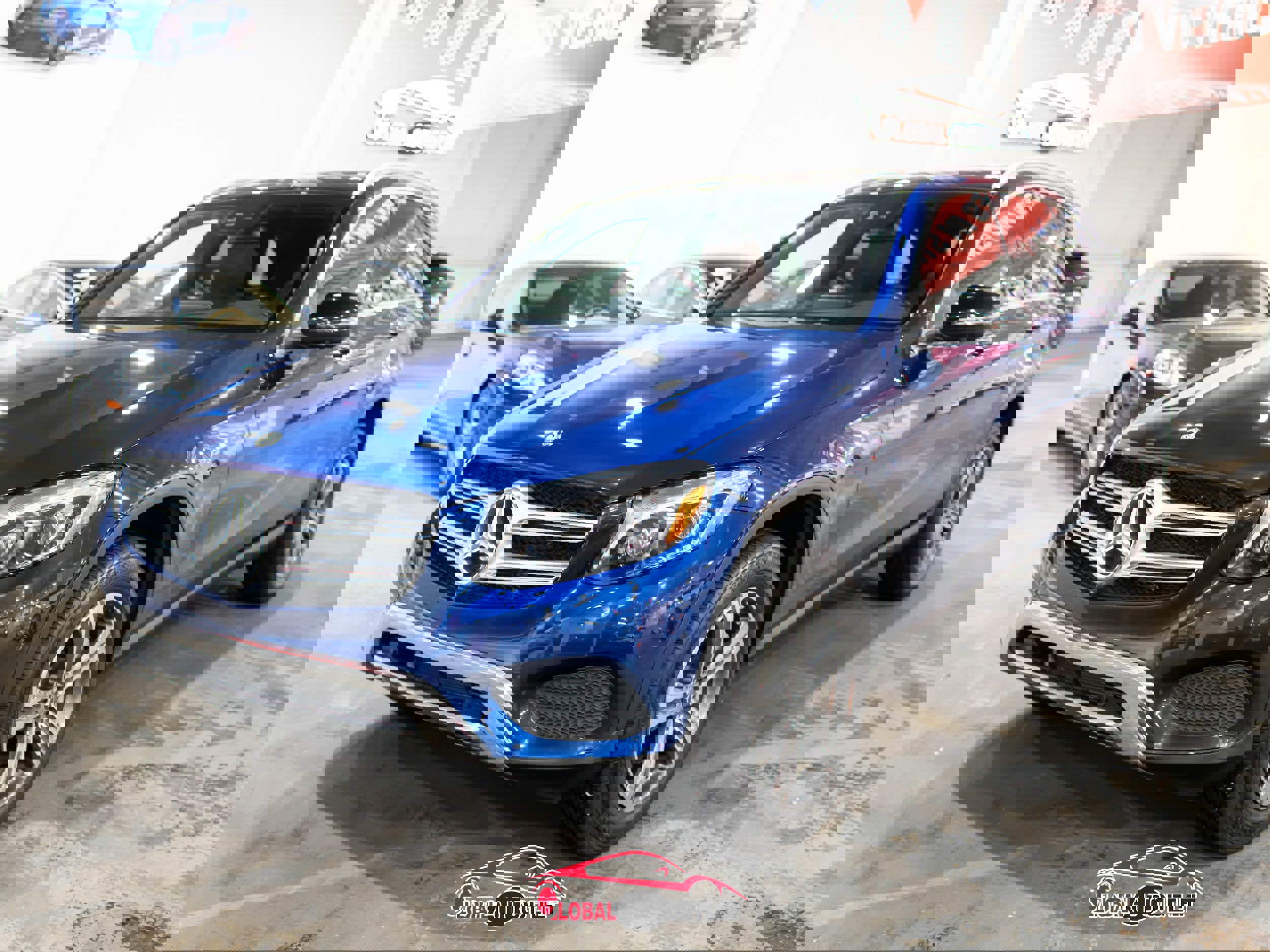 Used 2018 Mercedes-Benz GLC 300 4MATIC w/ Multimedia Package image 3