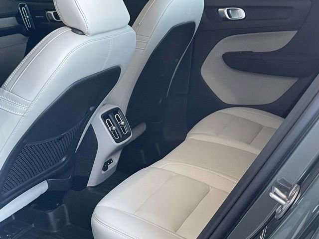 Used 2026 Volvo XC40 B5 Ultra w/ Climate Package image 17