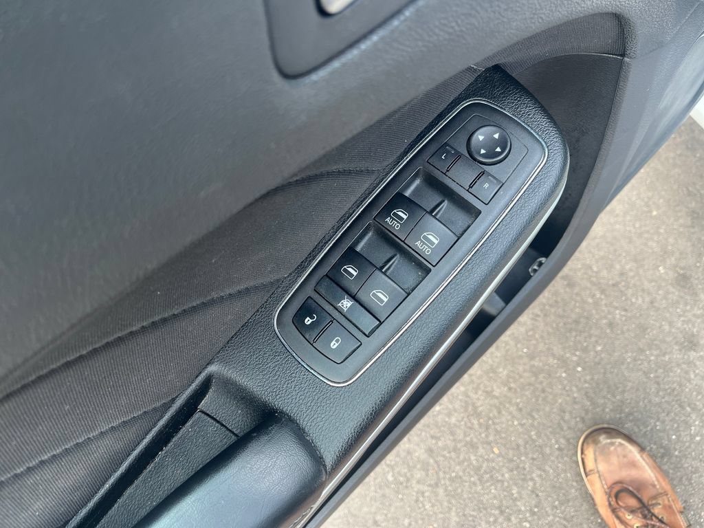 Used 2022 Dodge Charger SXT RWD image 12