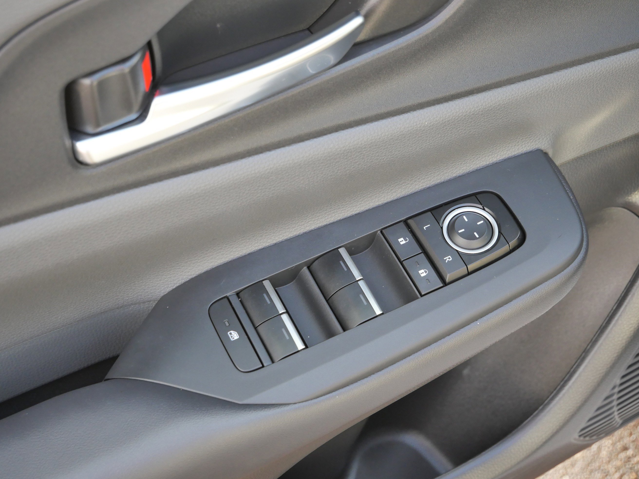 Used 2024 Toyota Prius XLE image 19