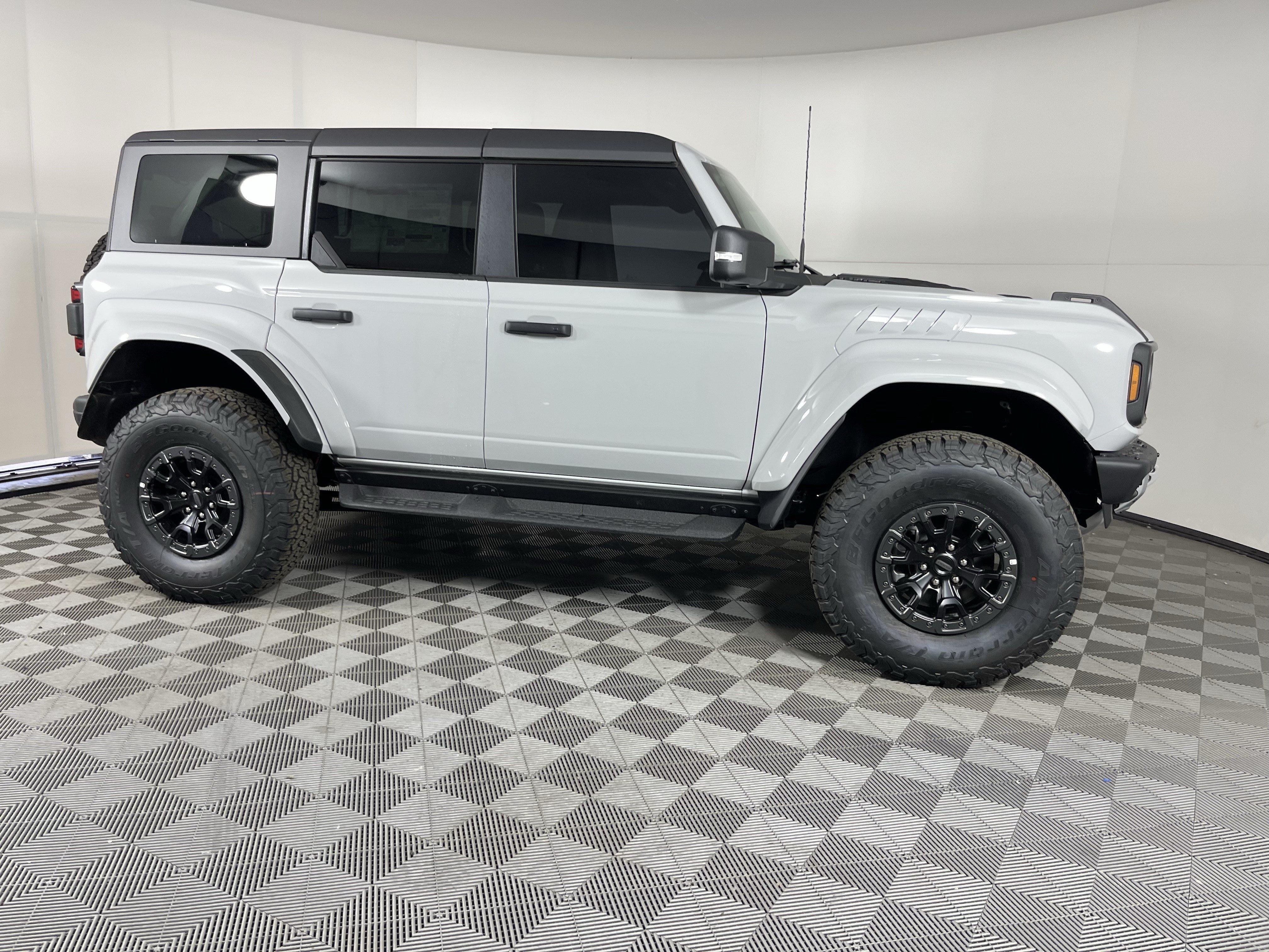 New 2026 Ford Bronco Raptor w/ Interior Carbon Fiber Pack AWD/4WD image 5