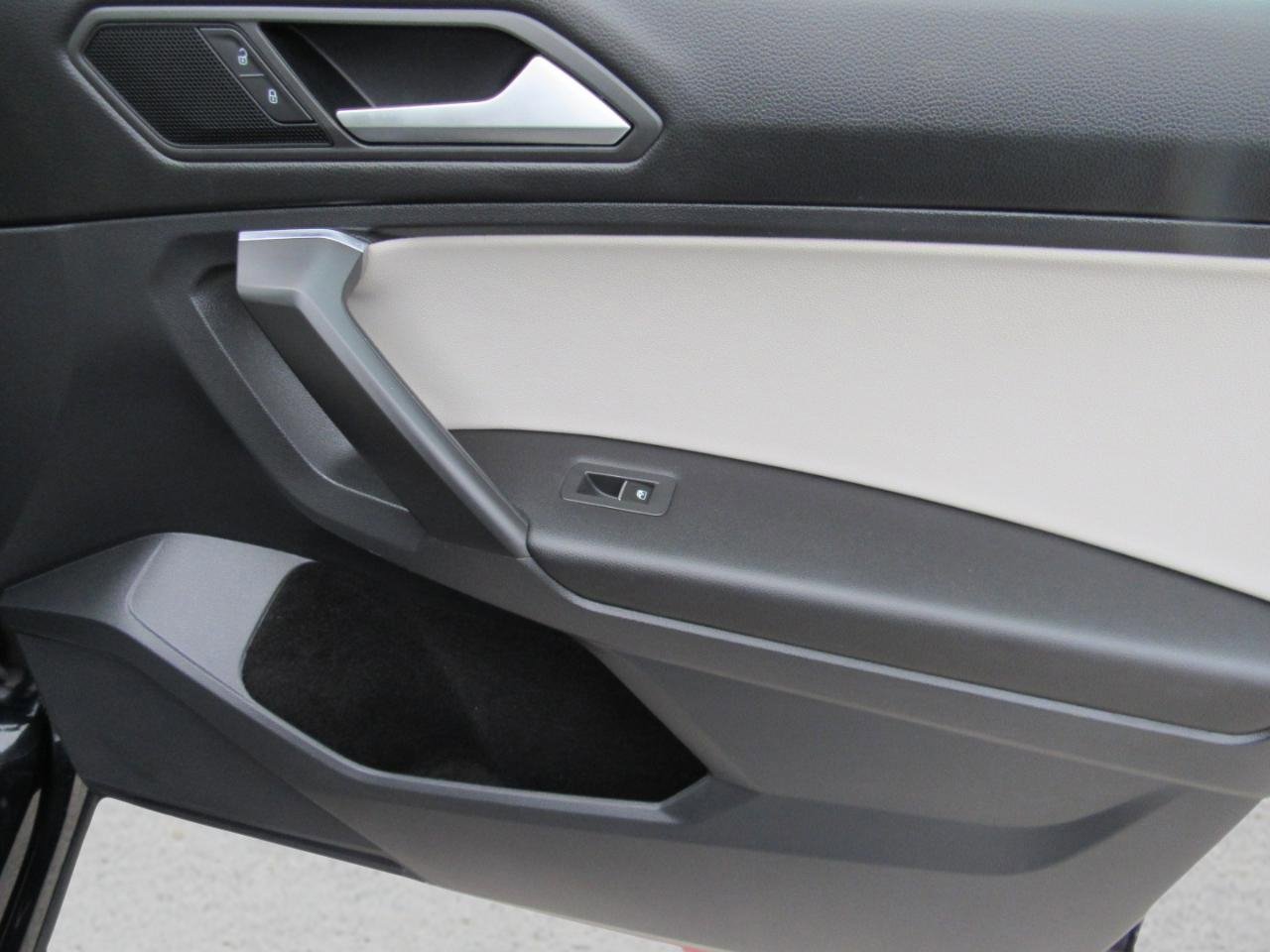 Used 2021 Volkswagen Tiguan SE R-Line image 33