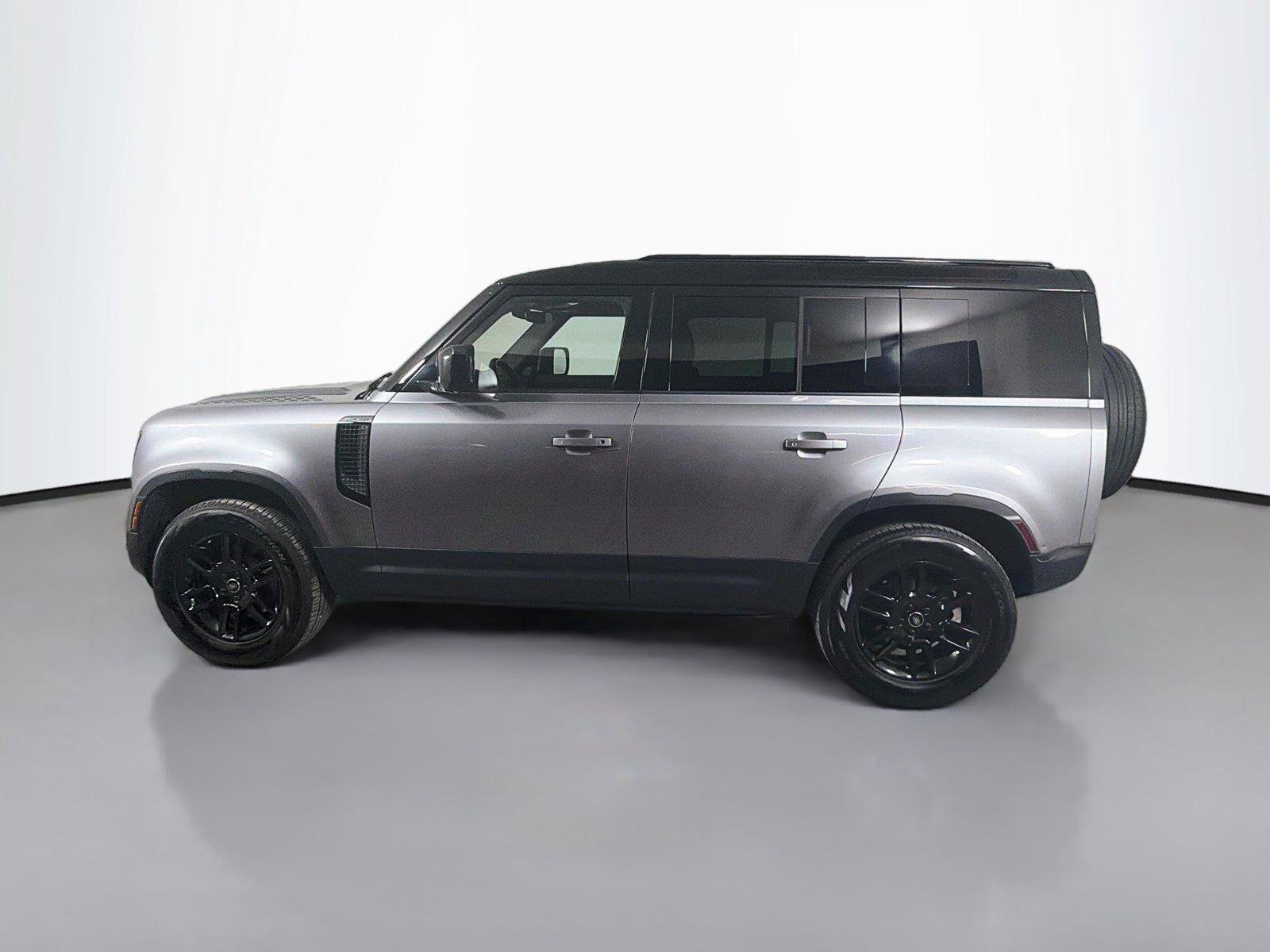 Used 2023 Land Rover Defender 110 S AWD/4WD image 8