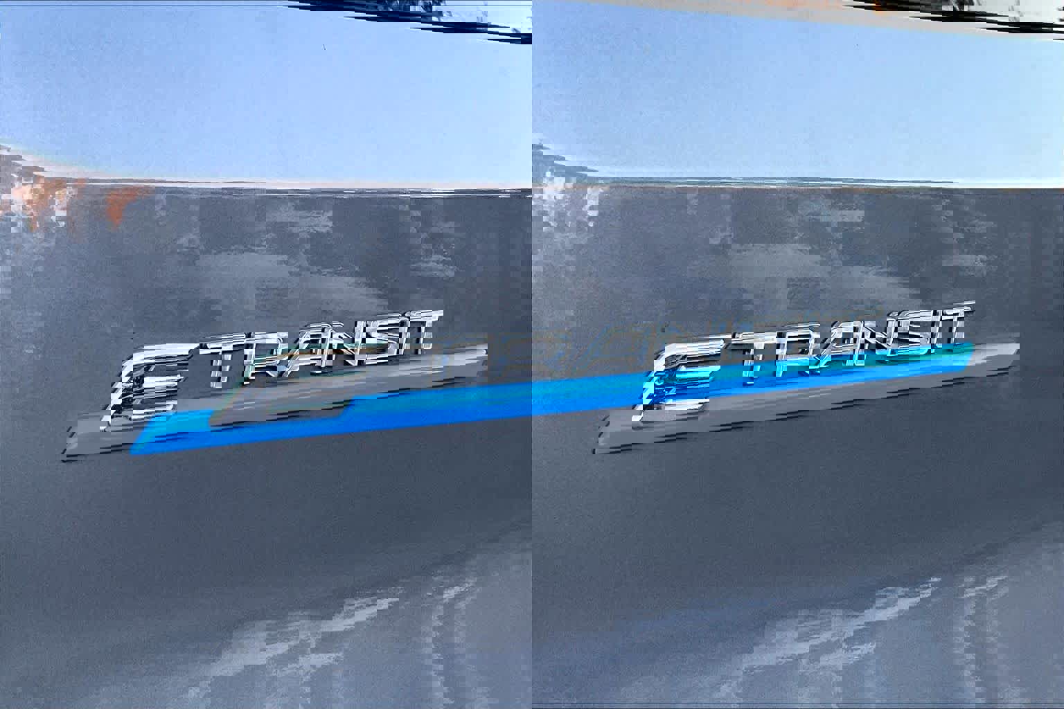 Used 2022 Ford E-Transit Medium Roof image 9