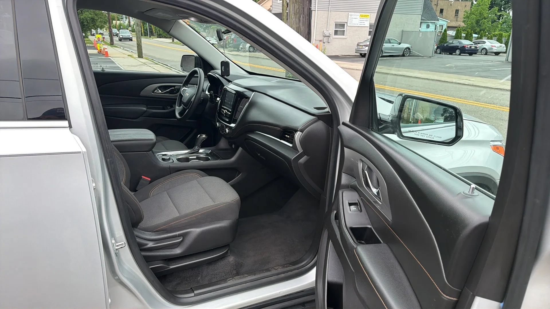 Used 2019 Chevrolet Traverse LS FWD image 25
