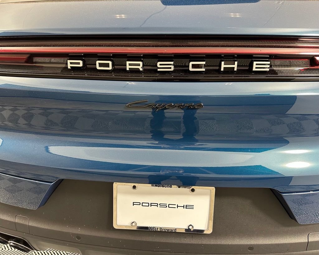 Certified 2026 Porsche Cayenne E-Hybrid AWD/4WD image 14