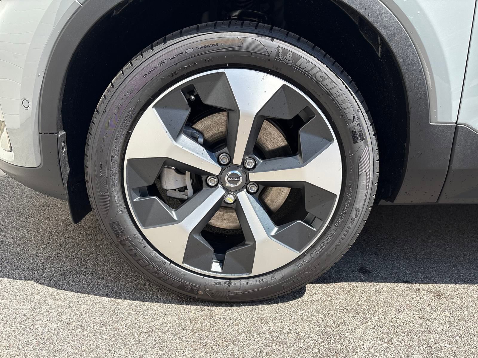 New 2026 Volvo XC40 B5 Plus w/ Protection Package Premier image 36