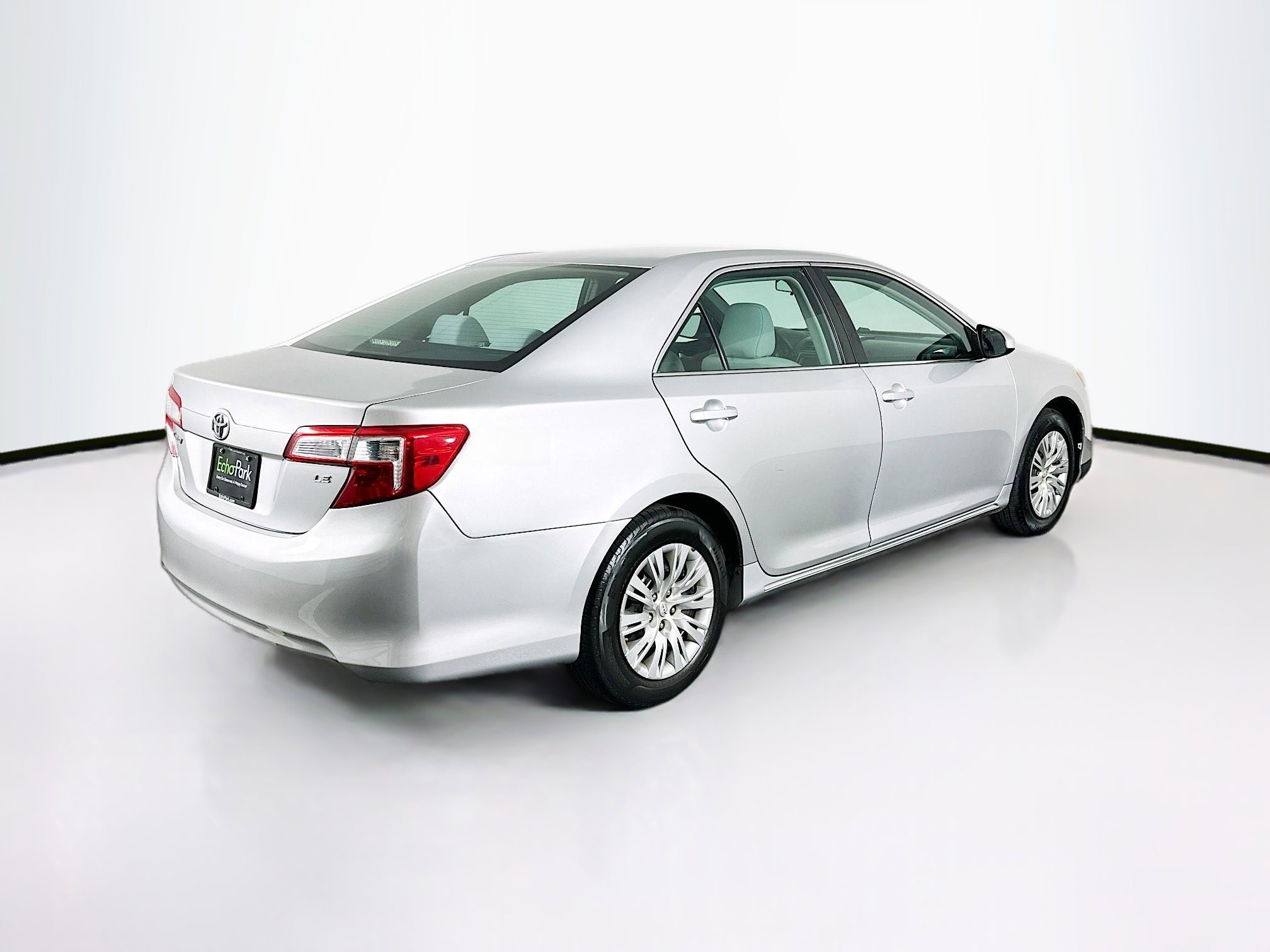 Used 2012 Toyota Camry LE image 9