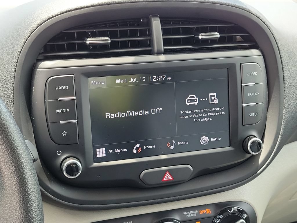 Used 2025 Kia Soul LX w/ LX Technology Package FWD image 21