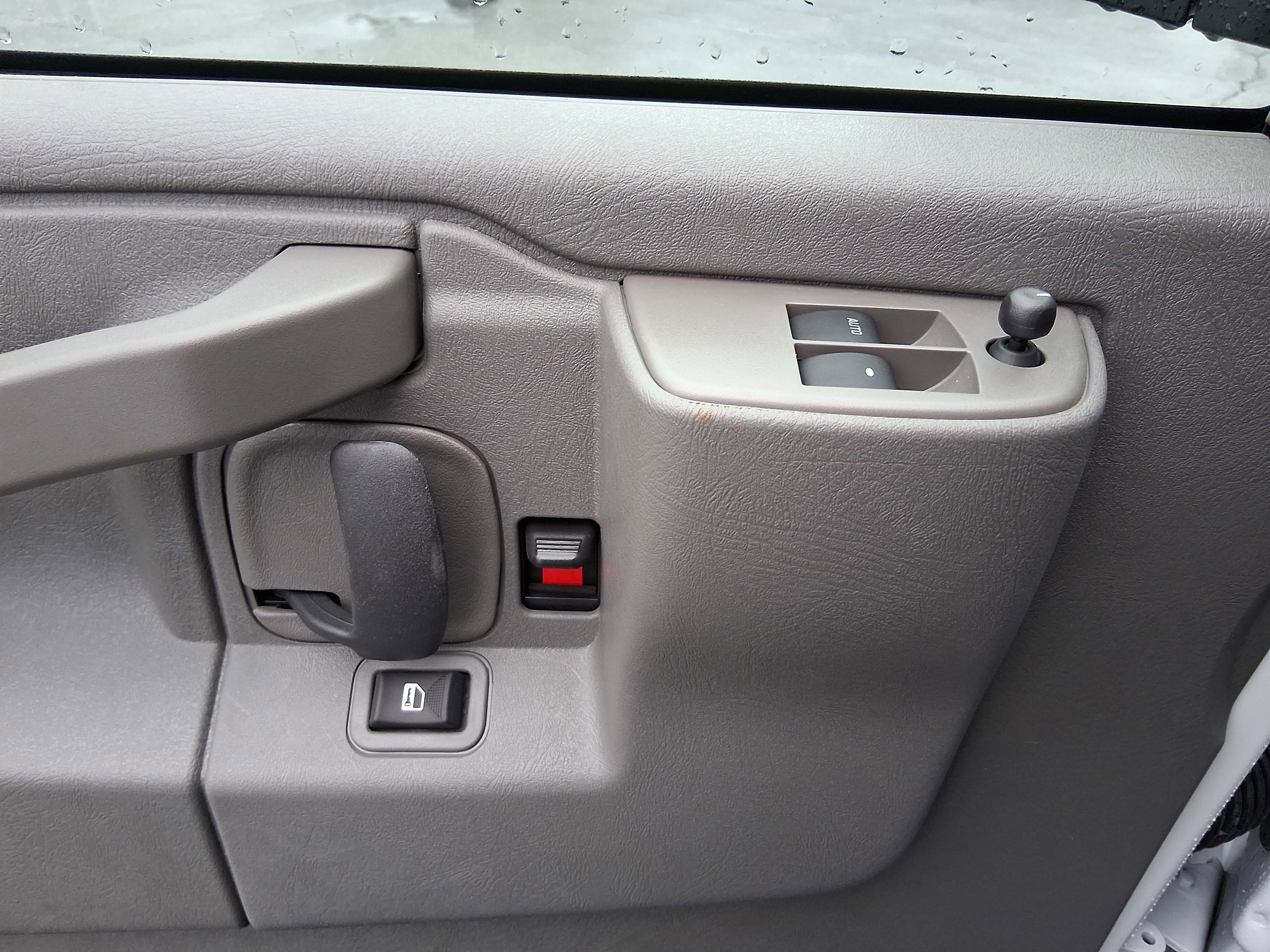 New 2025 GMC Savana 3500 w/ Driver Convenience Package image 19