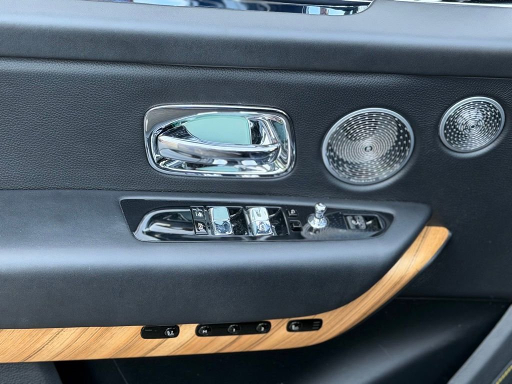 Used 2019 Rolls-Royce Cullinan image 32