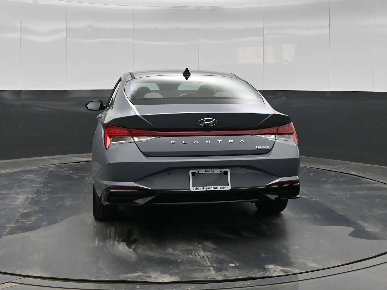 Used 2023 Hyundai Elantra Limited image 6