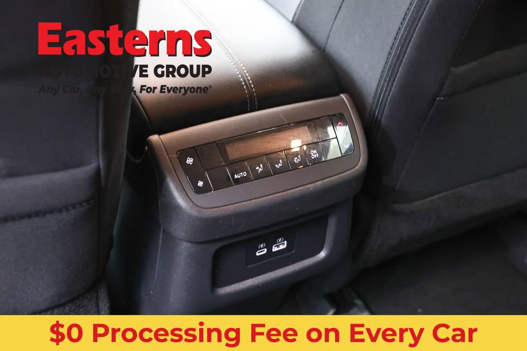 Used 2024 Nissan Pathfinder SV AWD/4WD image 23