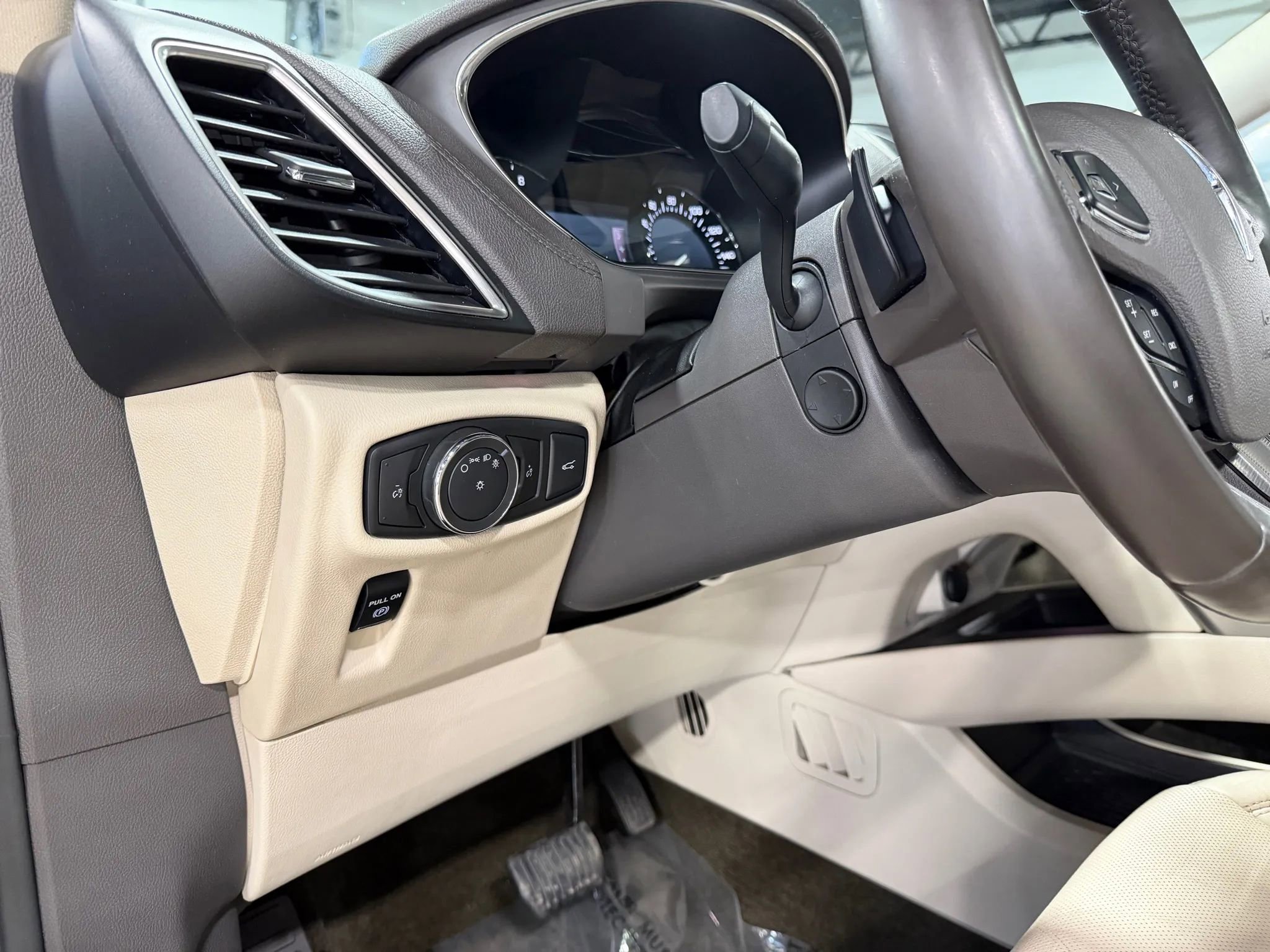 Used 2016 Lincoln MKX Reserve w/ Technology Package image 17