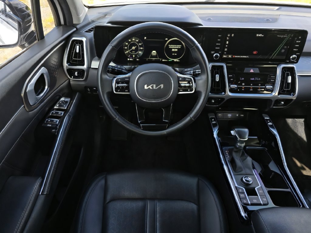 Certified 2023 Kia Sorento SX FWD image 22