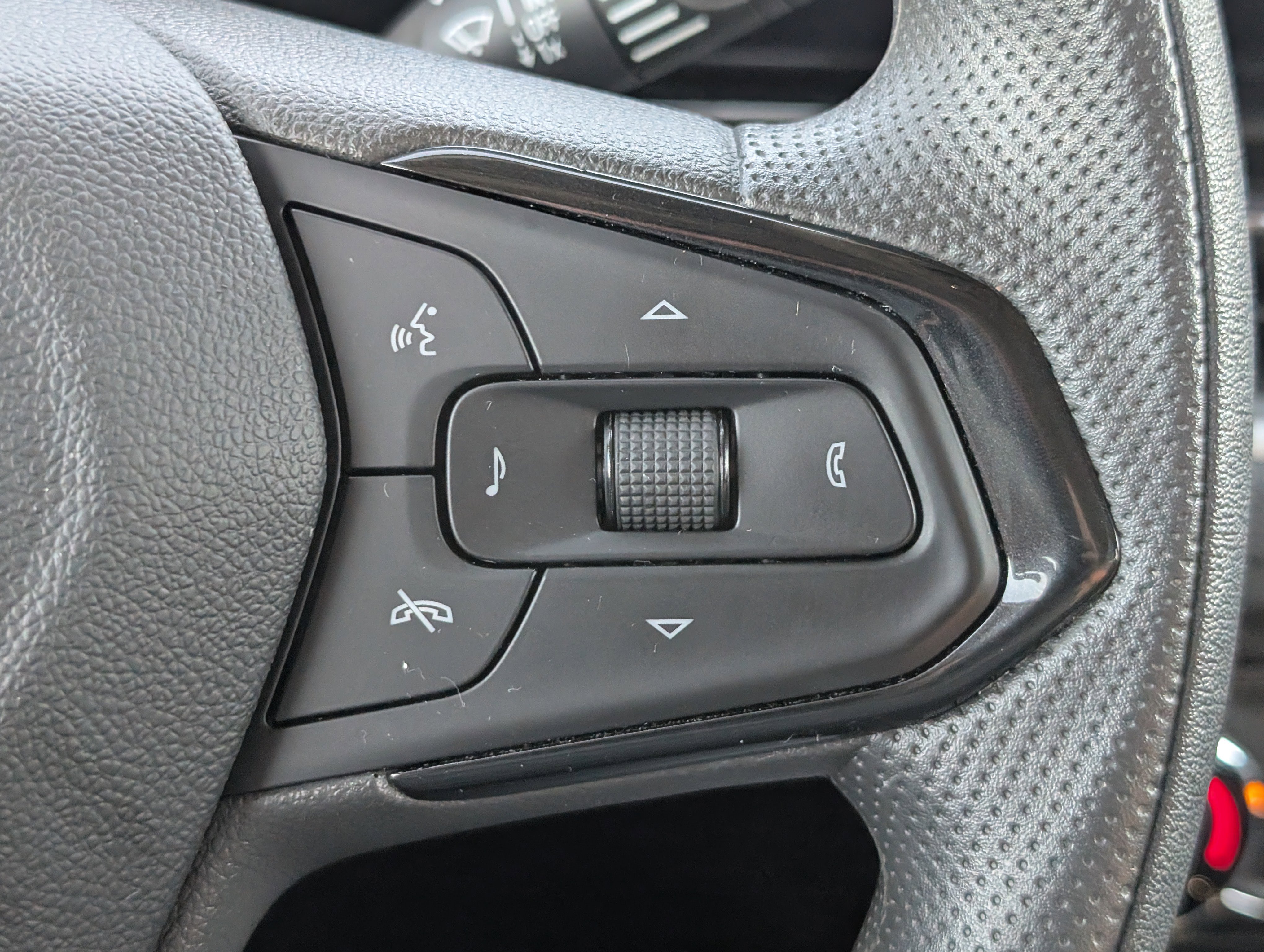 Used 2025 Chevrolet TrailBlazer LT AWD/4WD image 22