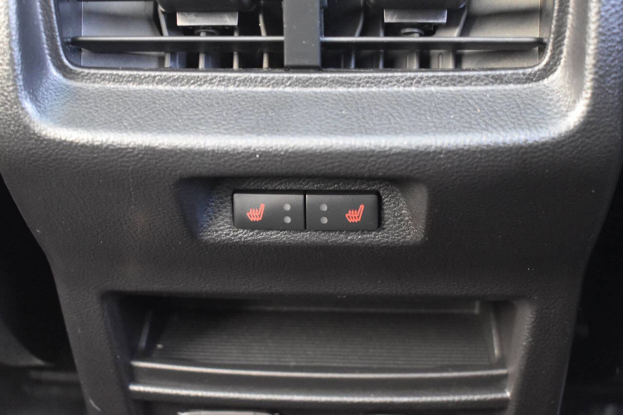 Used 2017 Ford Edge Titanium w/ Equipment Group 301A image 17