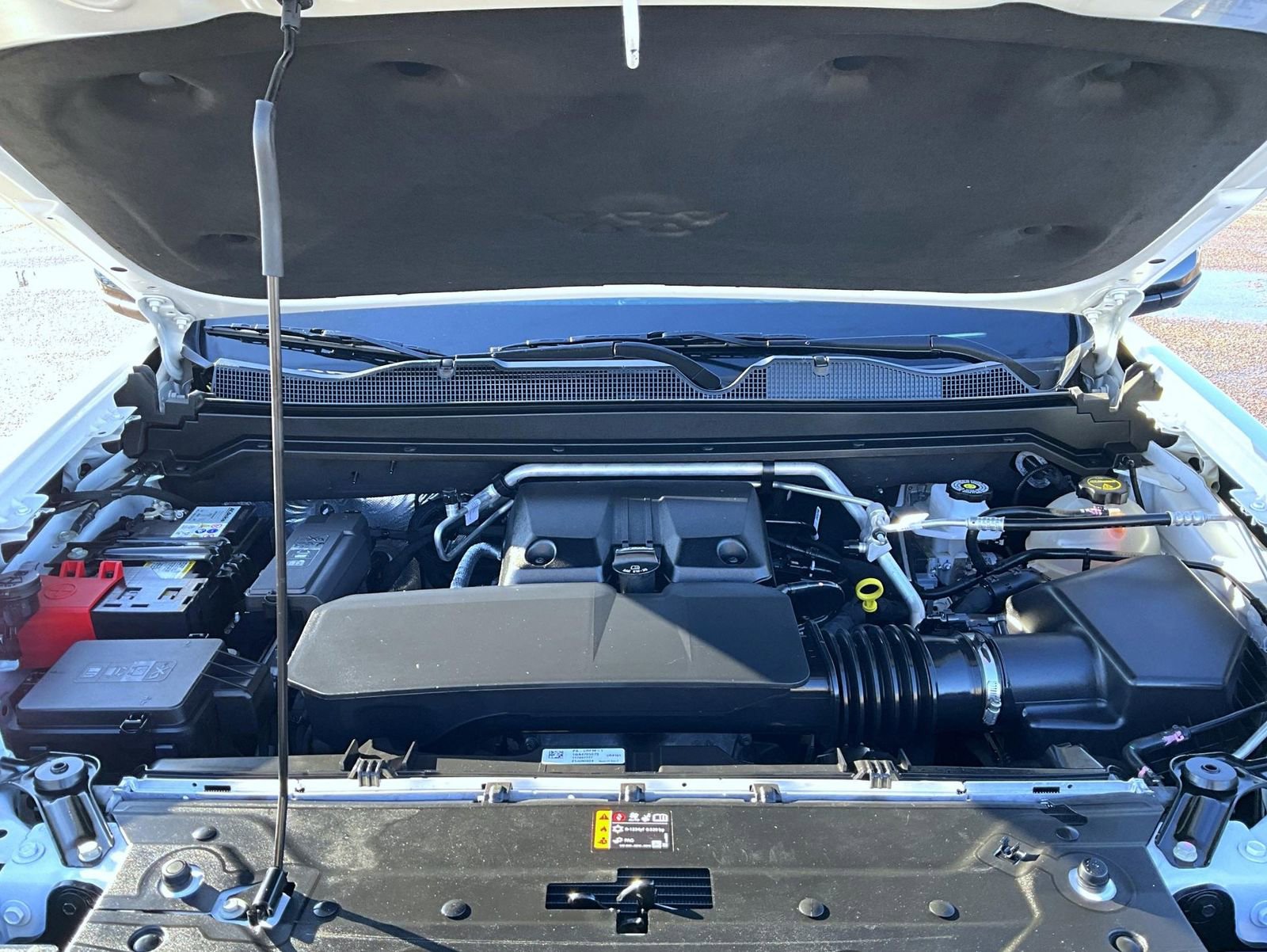 Used 2024 Chevrolet Colorado ZR2 w/ Technology Package image 24