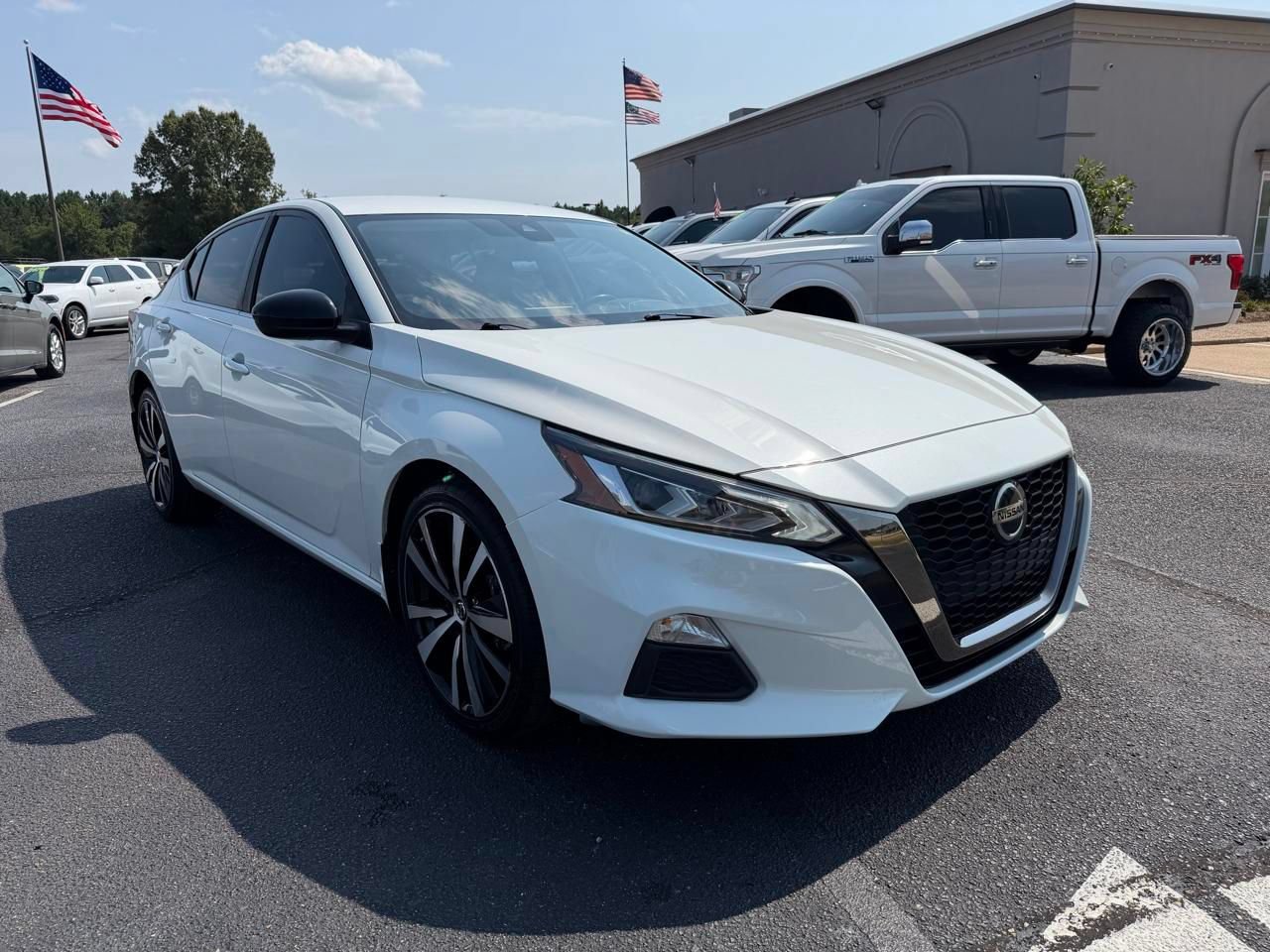 Used 2022 Nissan Altima 2.5 SR AWD/4WD image 3