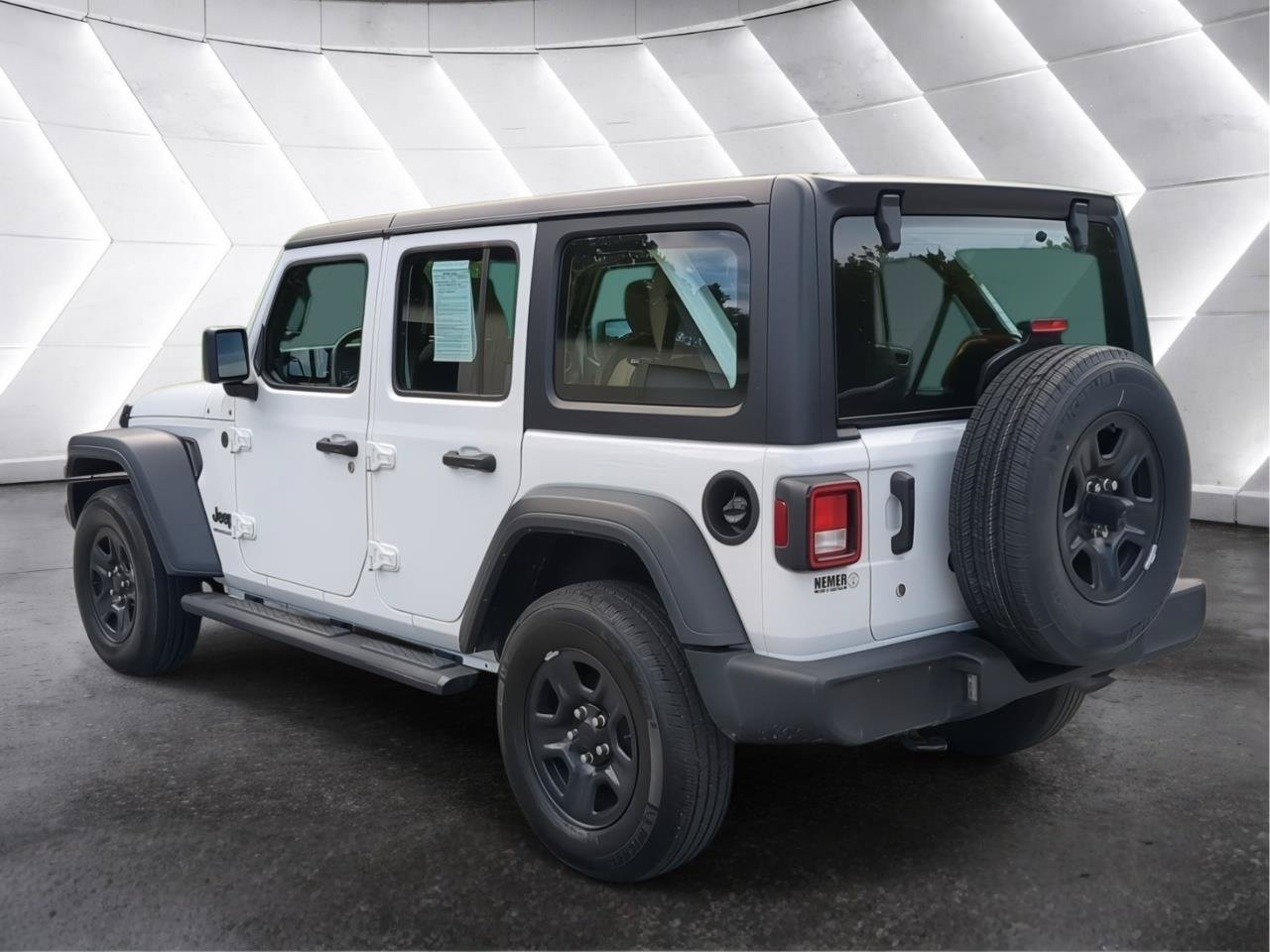 Used 2023 Jeep Wrangler Unlimited Sport AWD/4WD image 4