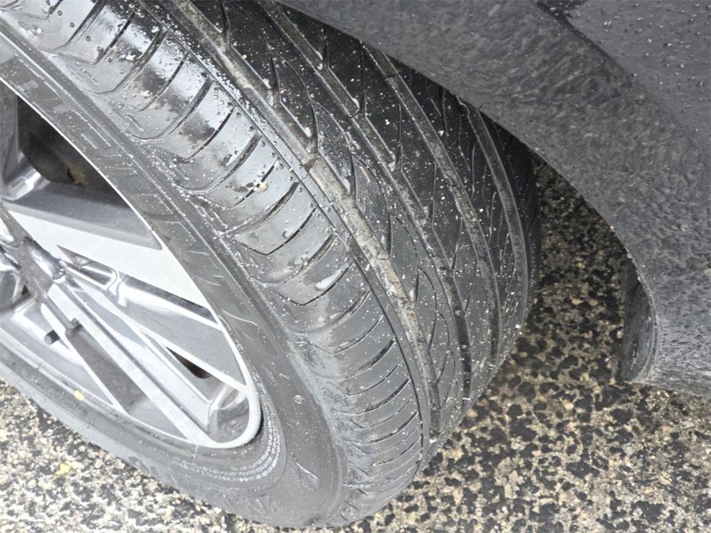 Used 2021 Nissan Versa SV image 7