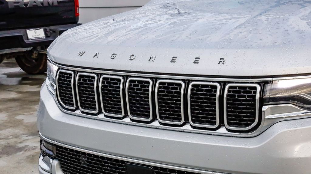 Used 2024 Jeep Wagoneer L Series II w/ Flexible Seating Group image 6