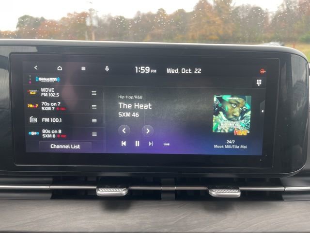 Used 2024 Kia Carnival EX image 23