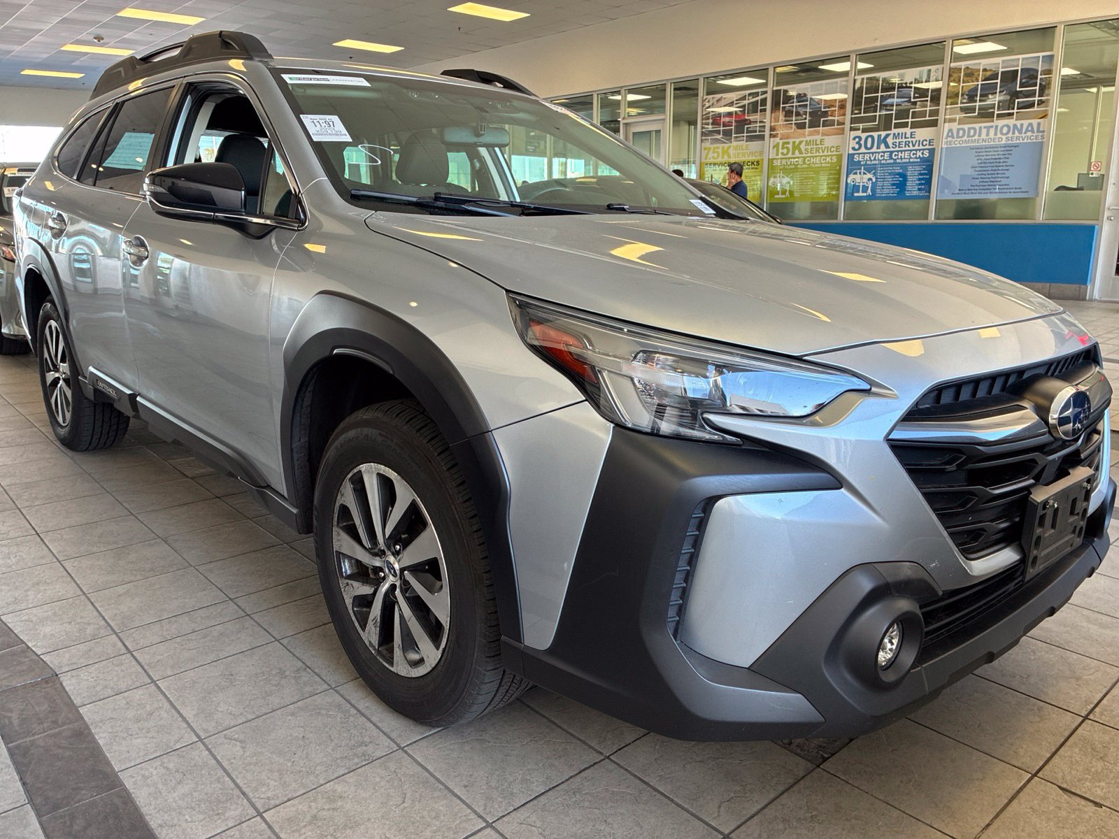 Used 2023 Subaru Outback Premium AWD/4WD image 6