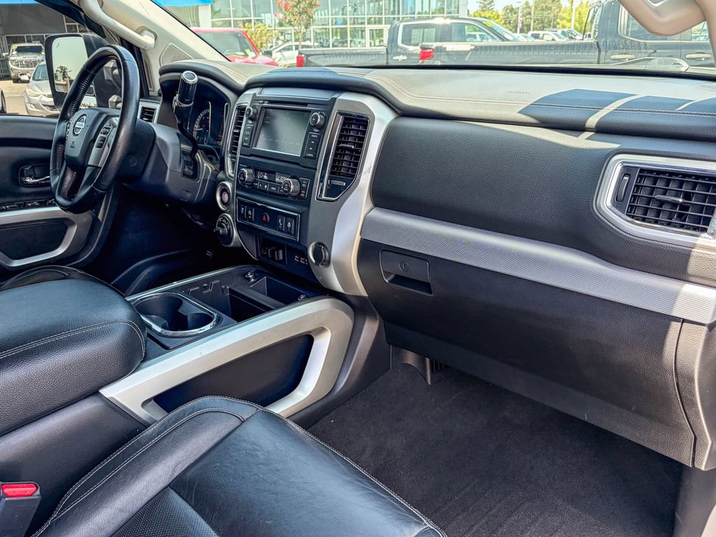 Used 2019 Nissan Titan PRO-4X w/ Pro-4x Convenience Package AWD/4WD image 40