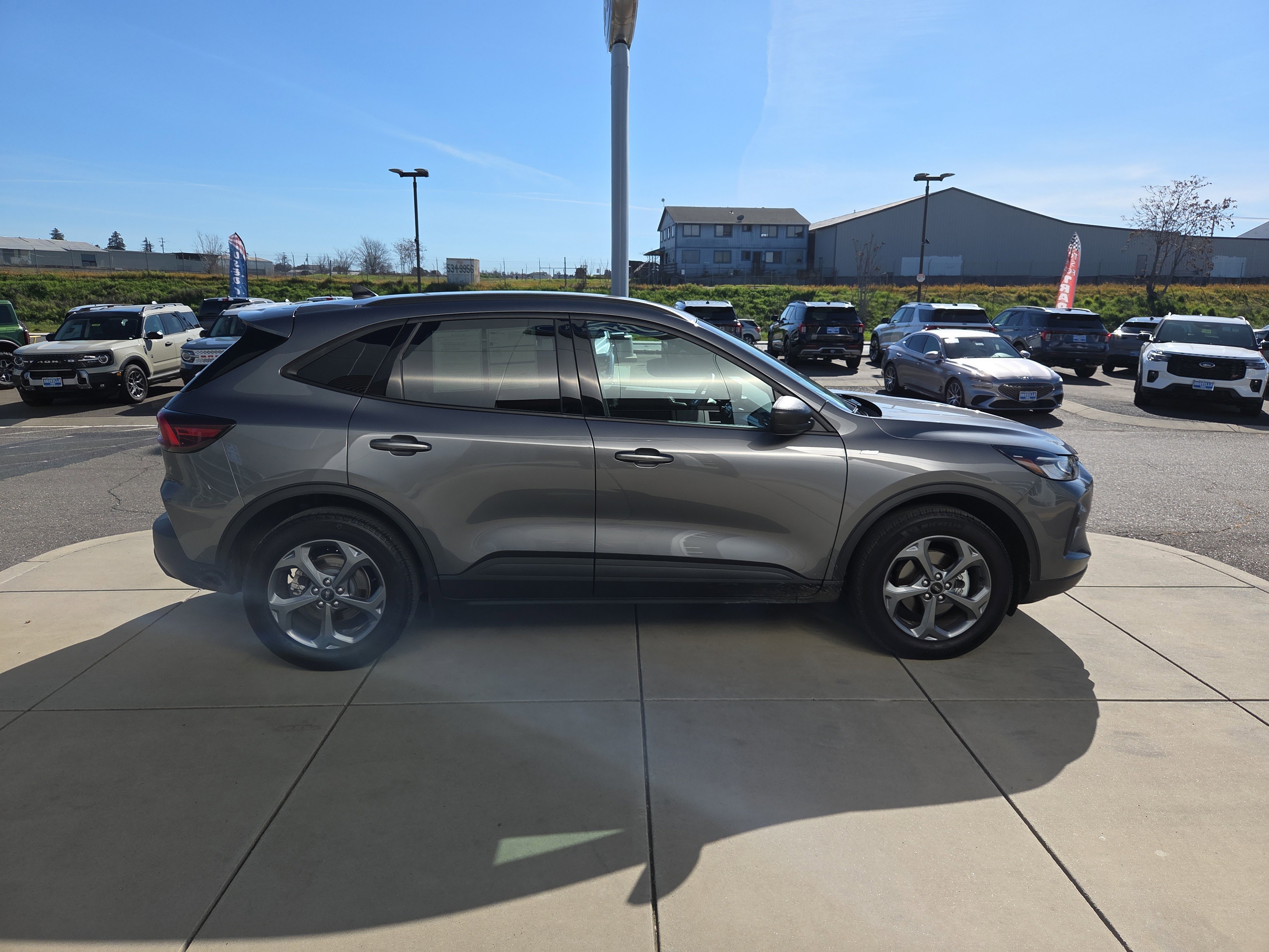 Used 2025 Ford Escape ST-Line image 6