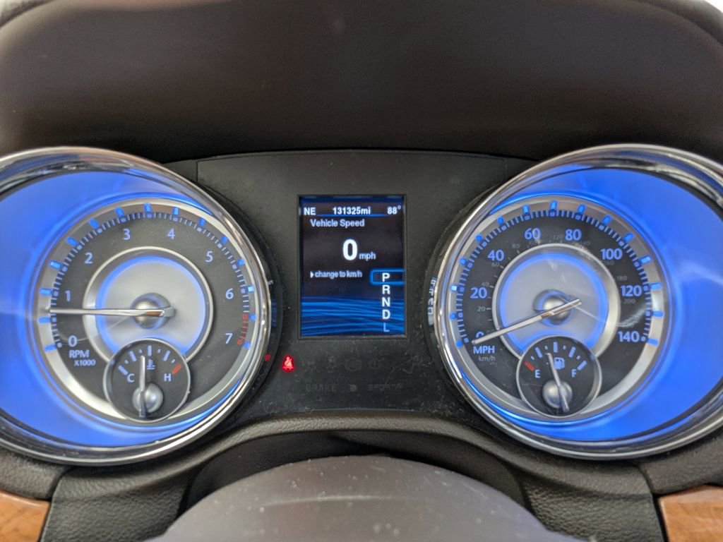 Used 2014 Chrysler 300 C RWD image 34