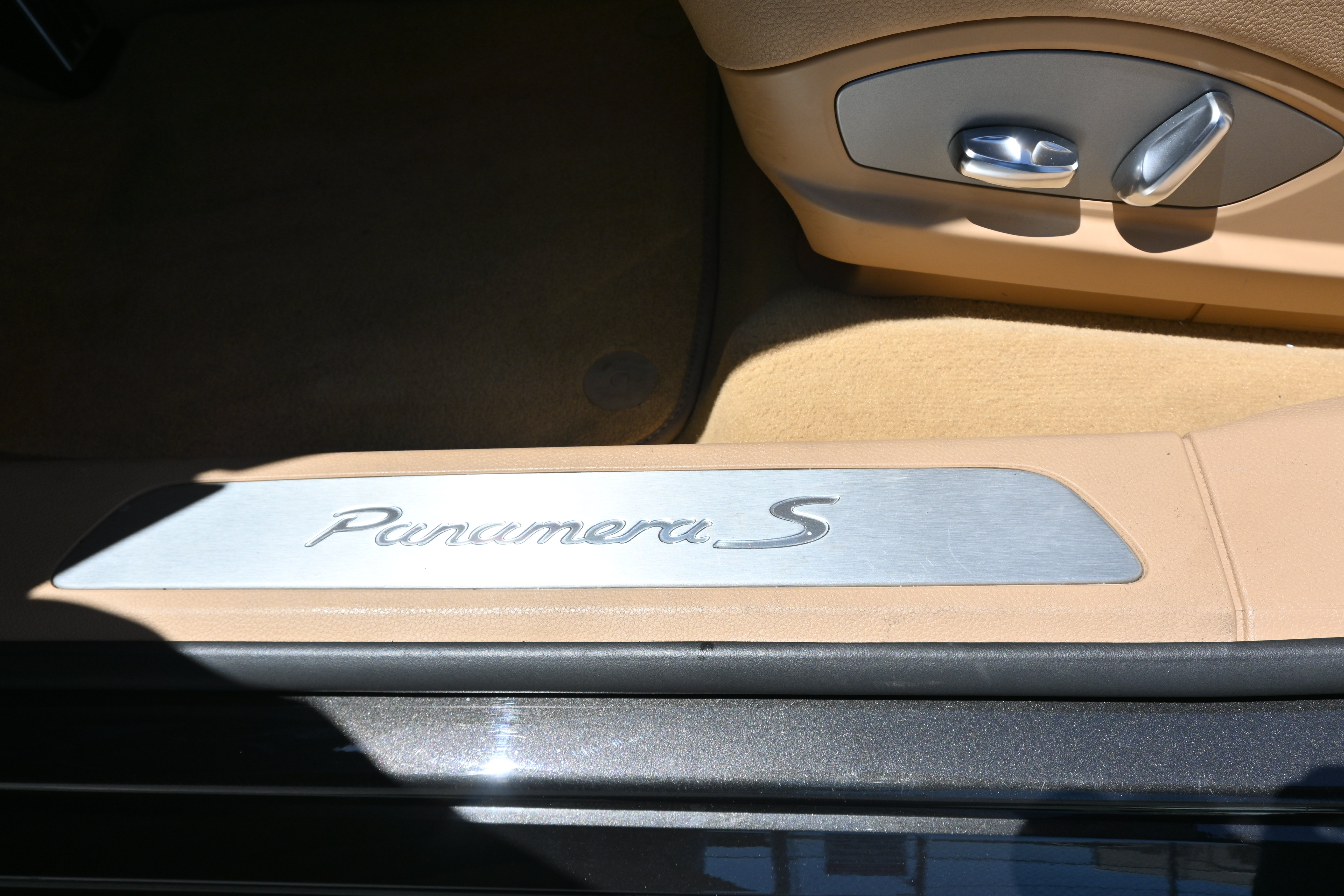 Used 2011 Porsche Panamera S RWD image 35