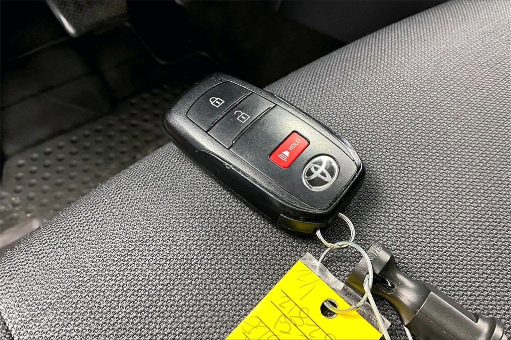 Used 2023 Toyota Corolla Cross LE image 11