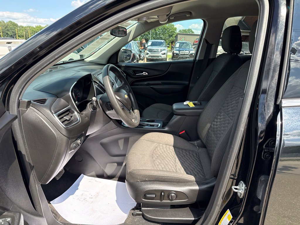 Used 2020 Chevrolet Equinox LT w/ LPO, Floor Liner Package FWD image 23
