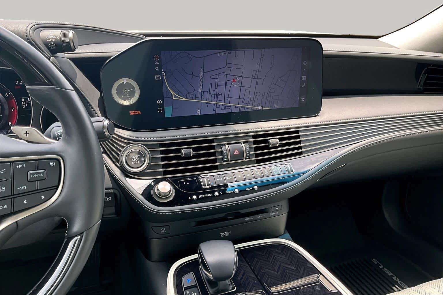Used 2022 Lexus LS 500 w/ Interior Upgrade Package RWD image 7