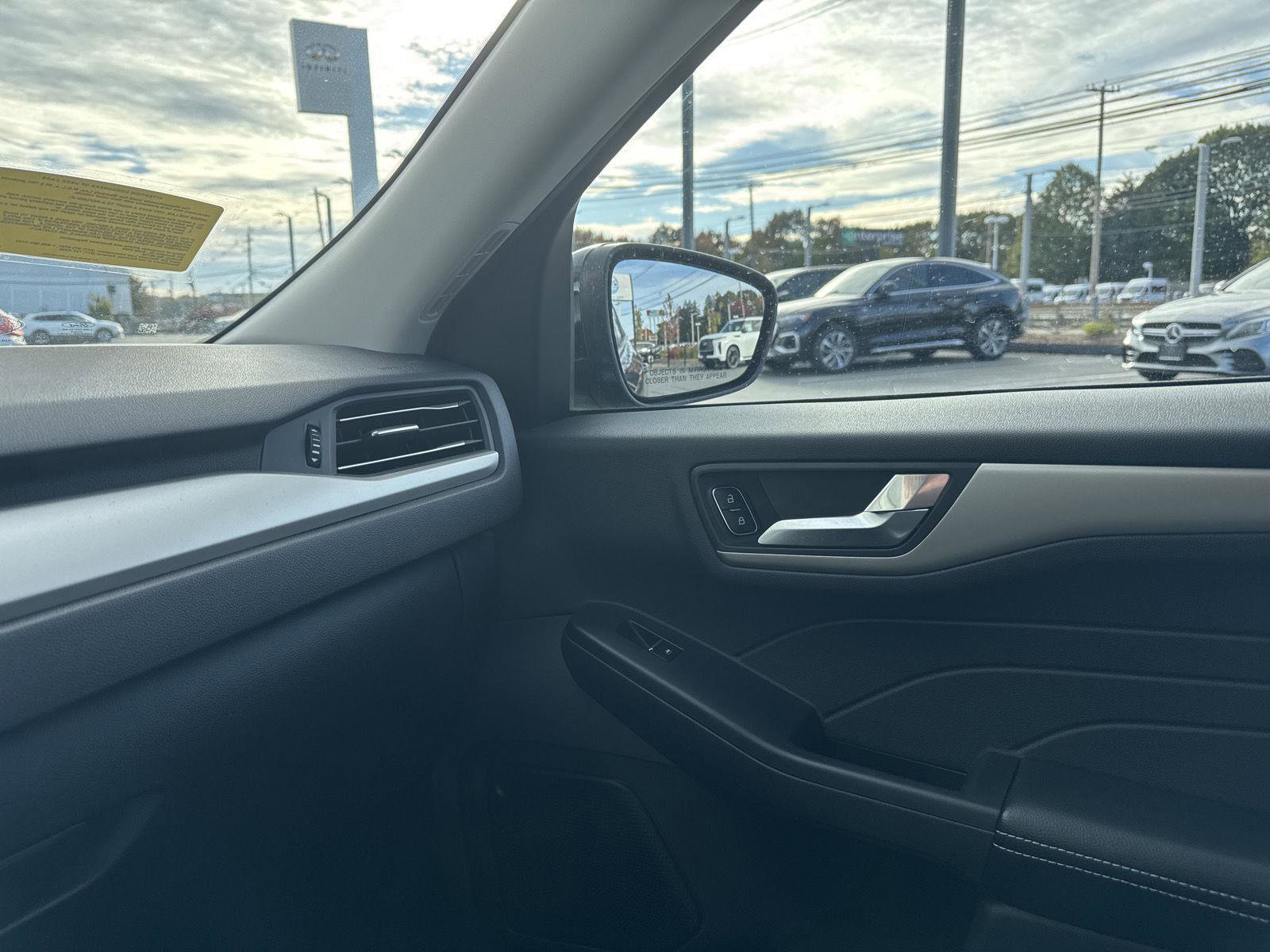 Used 2022 Ford Escape SEL w/ Technology Package image 39