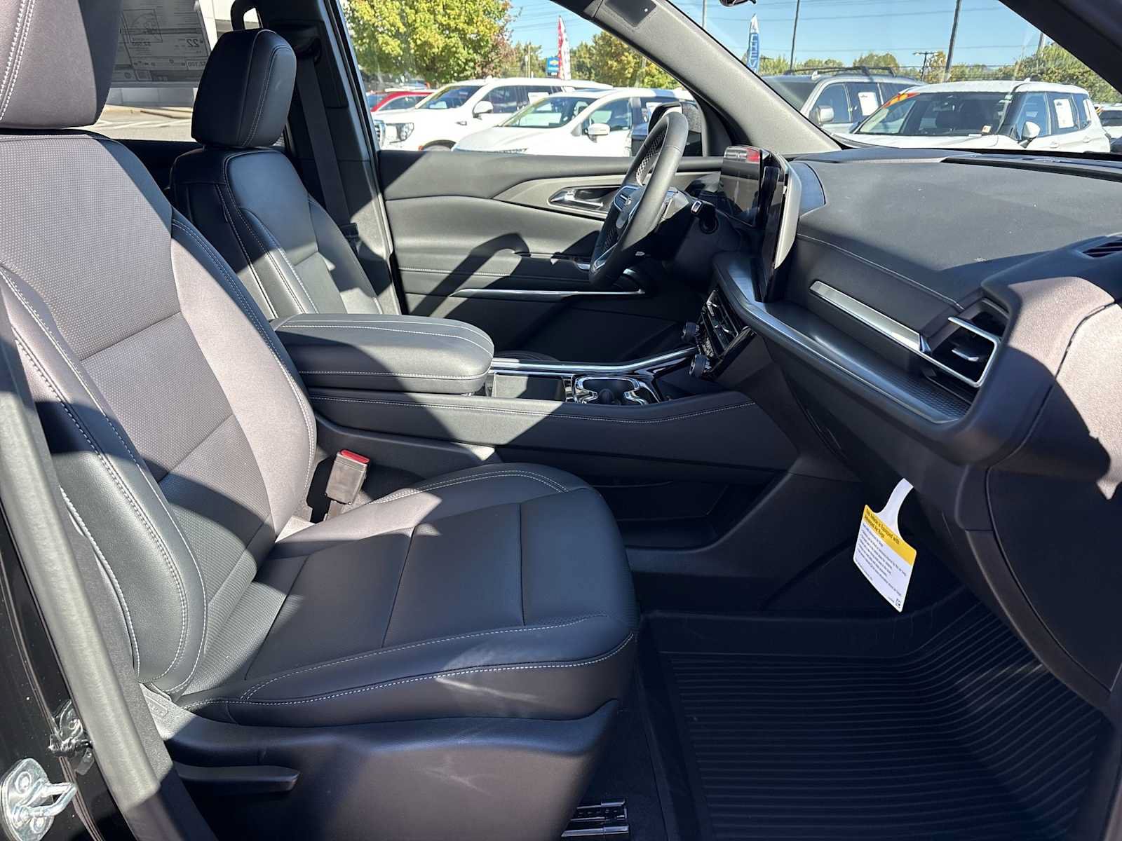 New 2027 Chevrolet Traverse LT w/ Driver Confidence Package FWD image 27