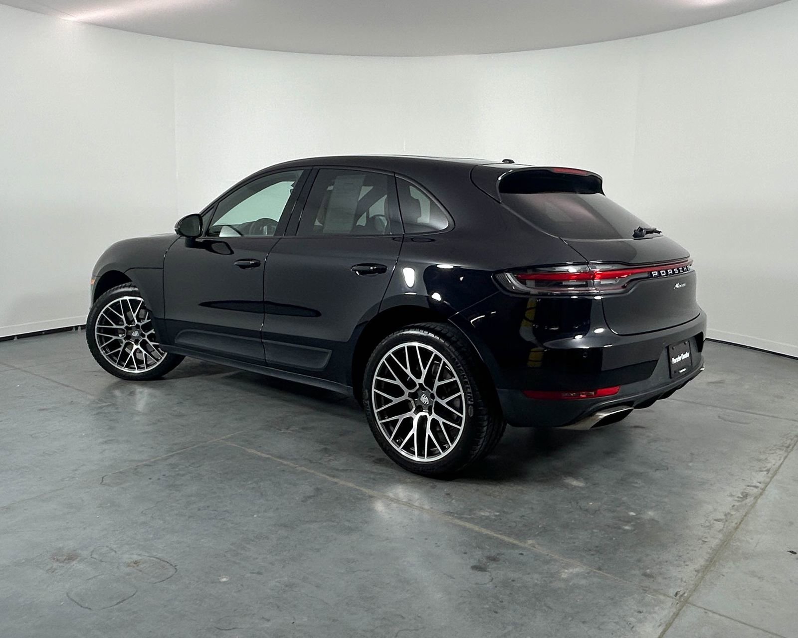 Used 2020 Porsche Macan image 3