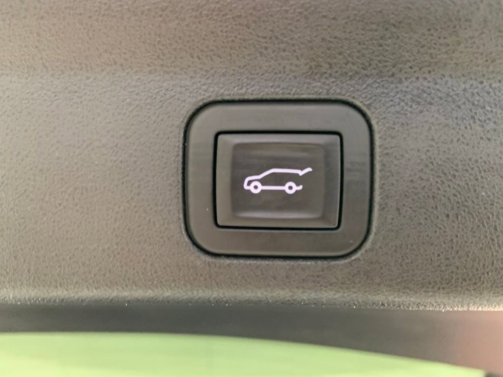 Used 2025 Cadillac Escalade IQ Luxury 2 image 14