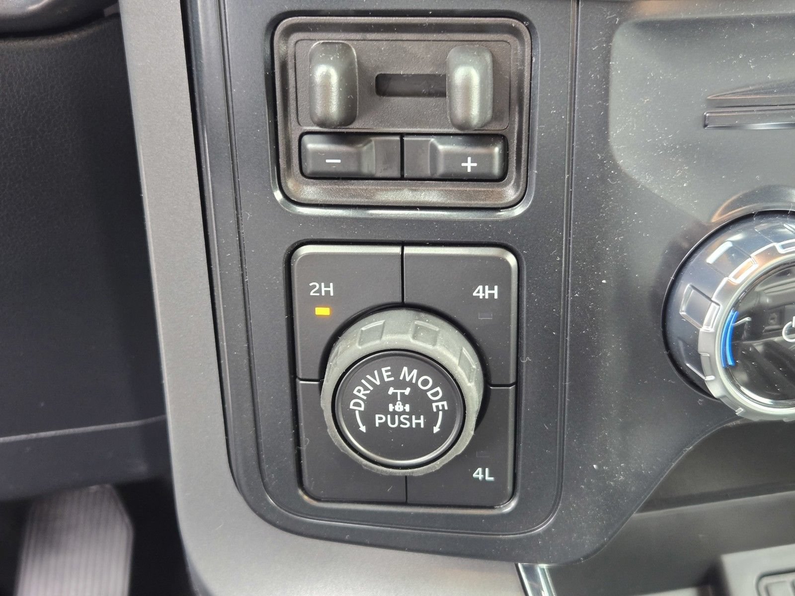 New 2026 Ford F150 XLT w/ Equipment Group 302A MID AWD/4WD image 10