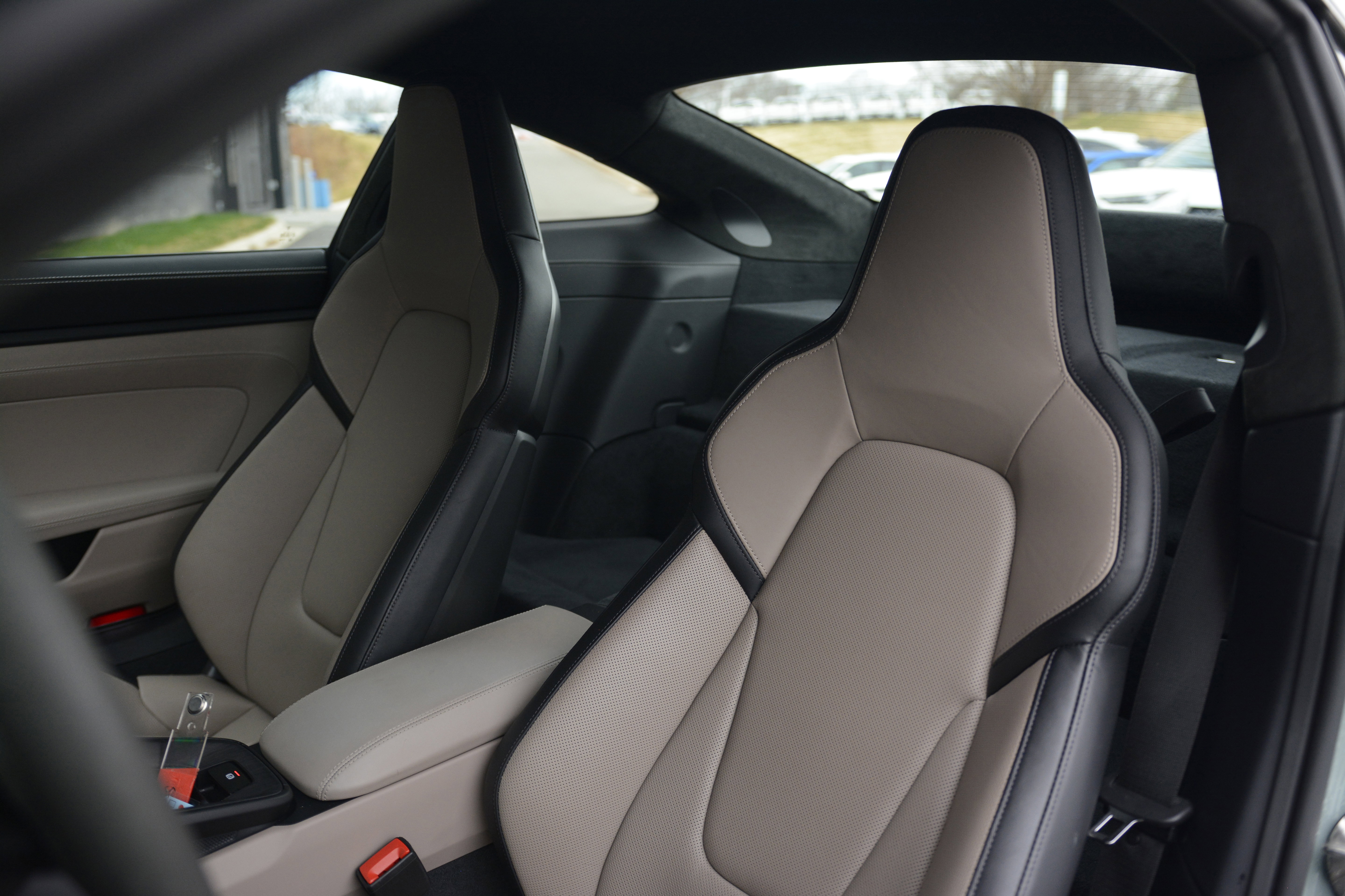 Certified 2025 Porsche 911 Carrera GTS RWD image 5