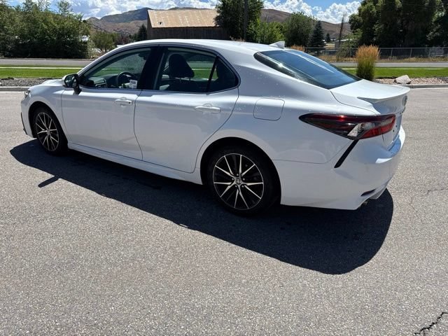 Used 2023 Toyota Camry SE FWD image 4