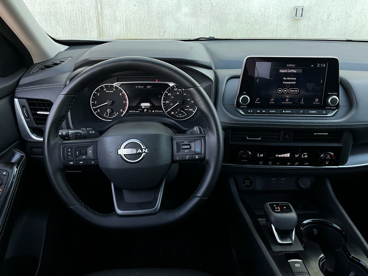 Used 2025 Nissan Rogue SV image 14