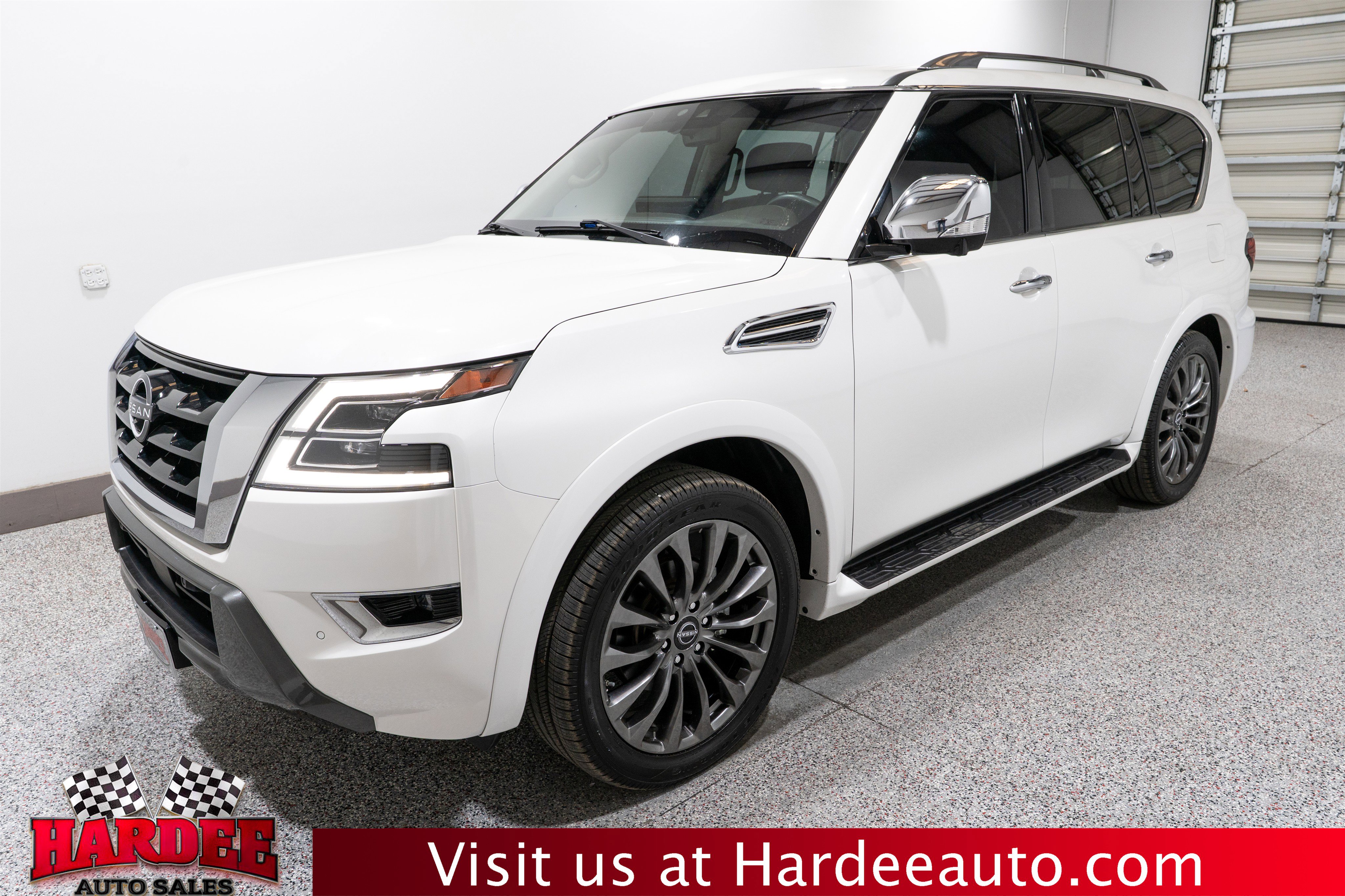 Used 2023 Nissan Armada Platinum w/ Captain's Chairs Package image 2