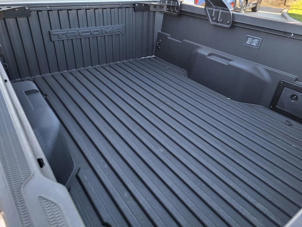 Used 2025 Toyota Tacoma 4x4 Double Cab Hybrid image 8